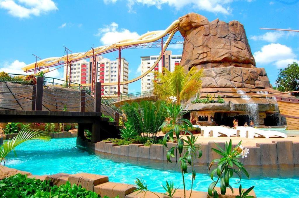 Piazza Diroma - Cortesia Park Diroma, Splash E Slide Caldas Novas Luaran gambar