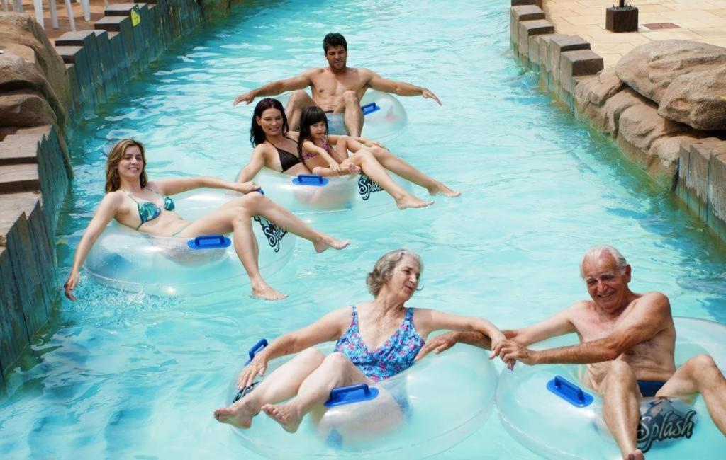 Piazza Diroma - Cortesia Park Diroma, Splash E Slide Caldas Novas Luaran gambar