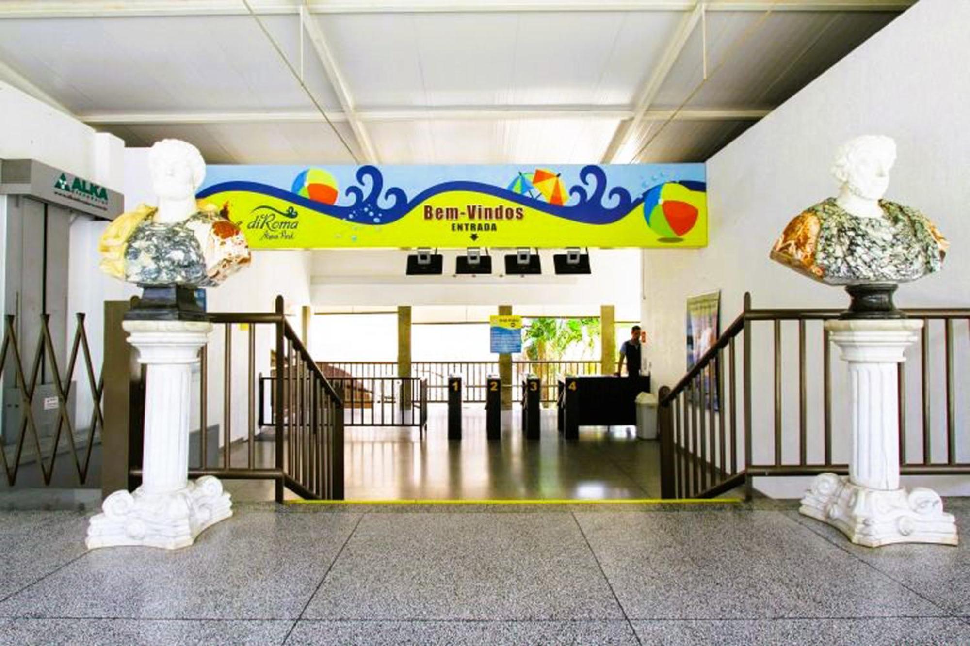 Piazza Diroma - Cortesia Park Diroma, Splash E Slide Caldas Novas Luaran gambar
